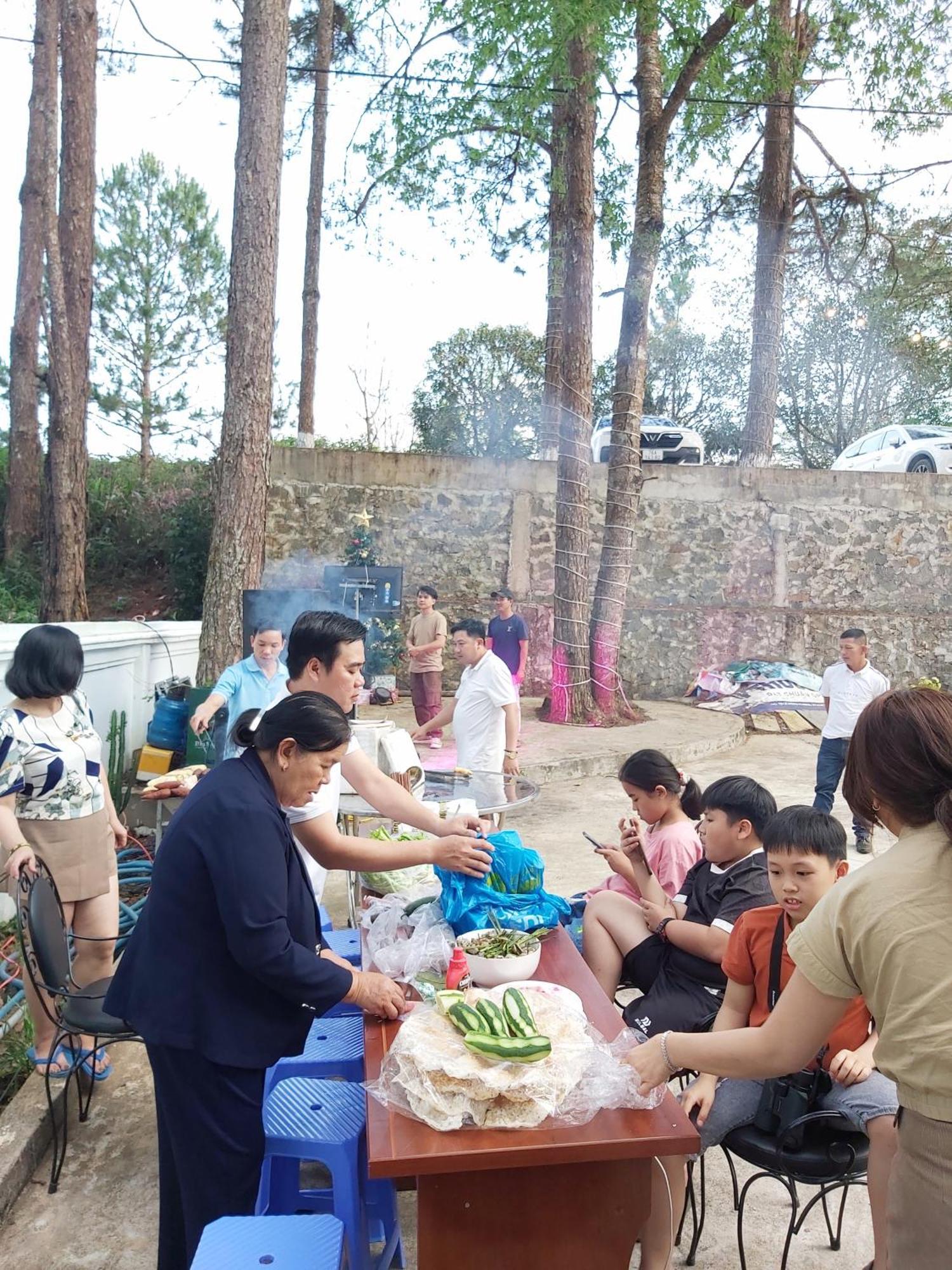 Khach San Hung Viet Kon Tum Exterior foto